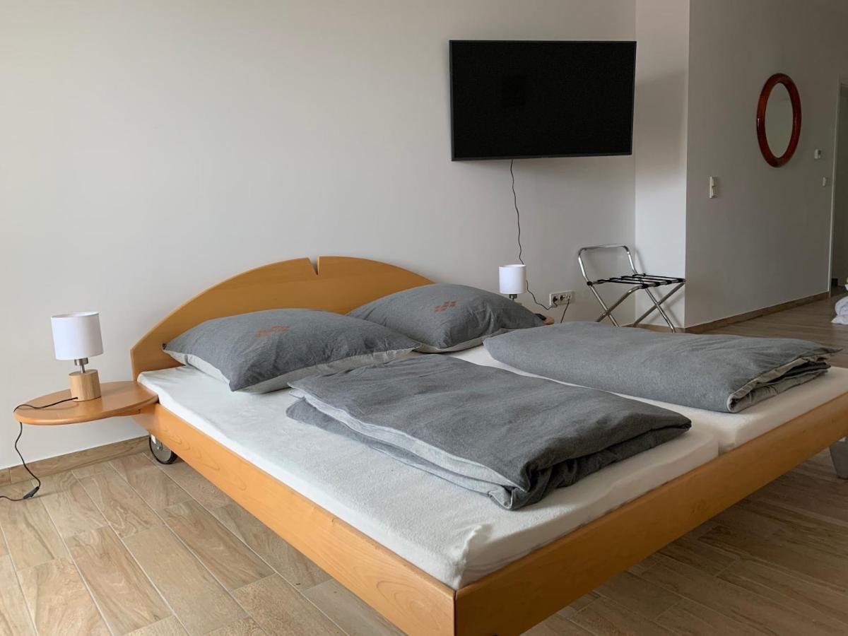 Gaestehaus Residenz Aurora Hotel Friedrichsthal Luaran gambar